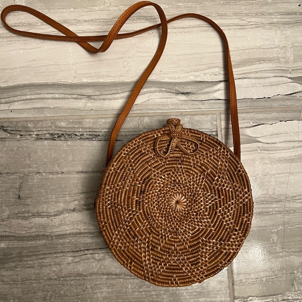 ROUND‎ RATTAN BAG (MEDIUM) - Picture 2 of 6